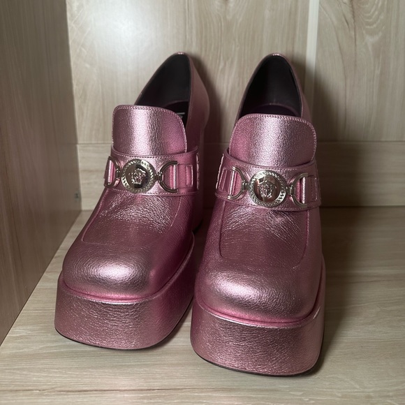 BRAND NEW Authentic!! Versace Pink '95 Medusa Platform Pumps - Picture 1 of 11